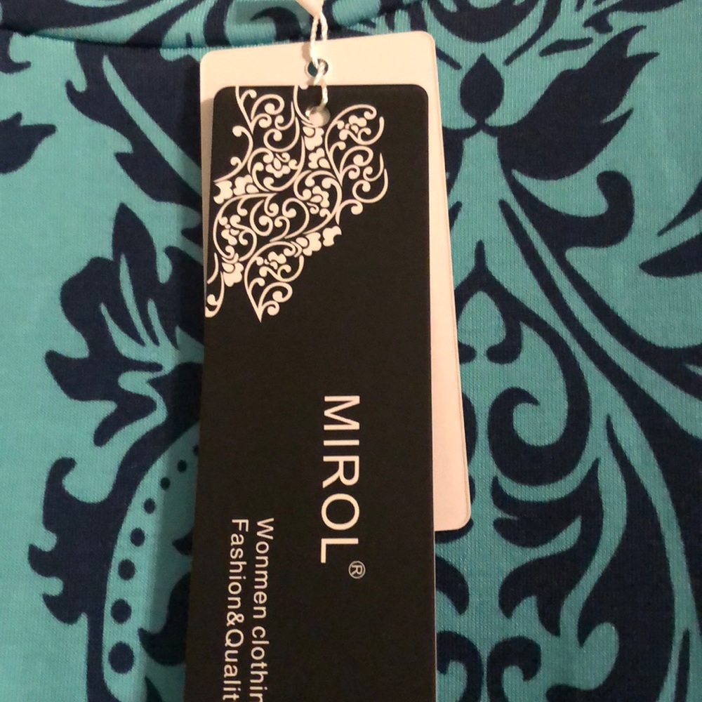 Large Top - Picture 3 of 5